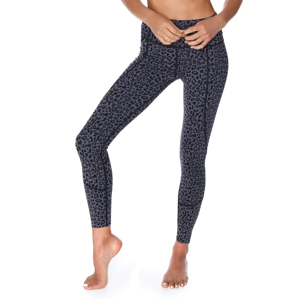 Varley Bedford tight in Midnight Cheetah